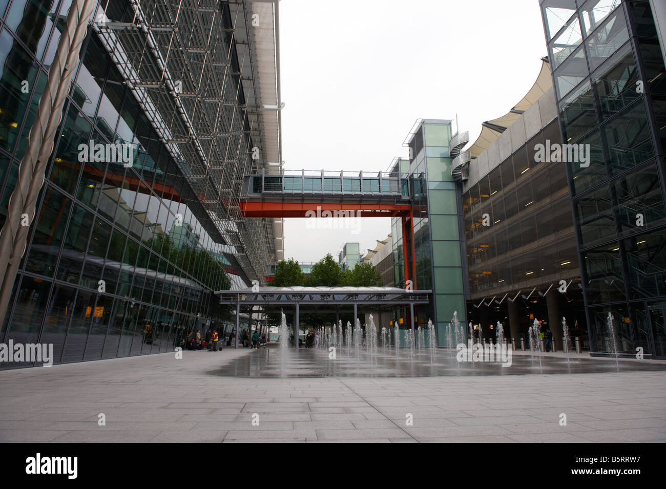 Flughafen London Heathrow Terminal 5 außerhalb Stockfoto