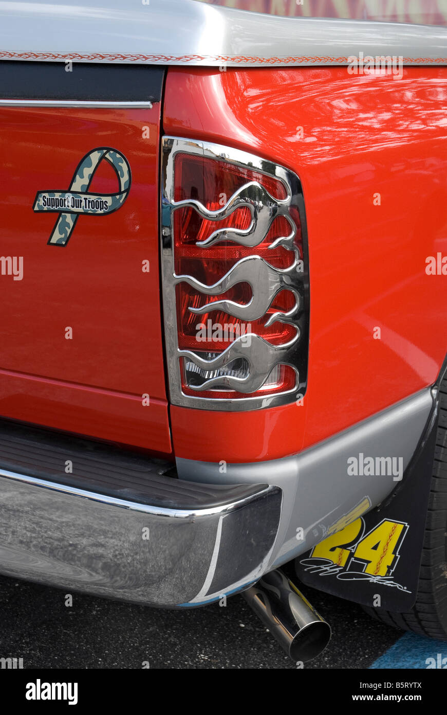 flammende Pickup-Truck Rücklicht deckt Stockfoto