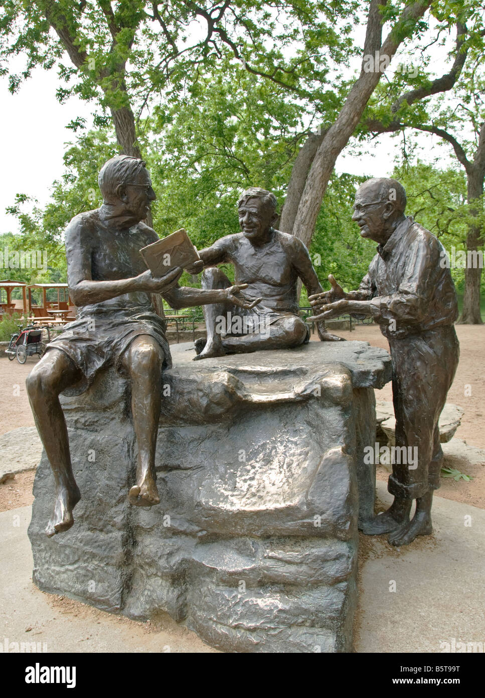 Texas Hill Country Austin Zilker Park Philosophen Rock Bronze-Skulptur des Künstlers Glenna Goodacre Stockfoto