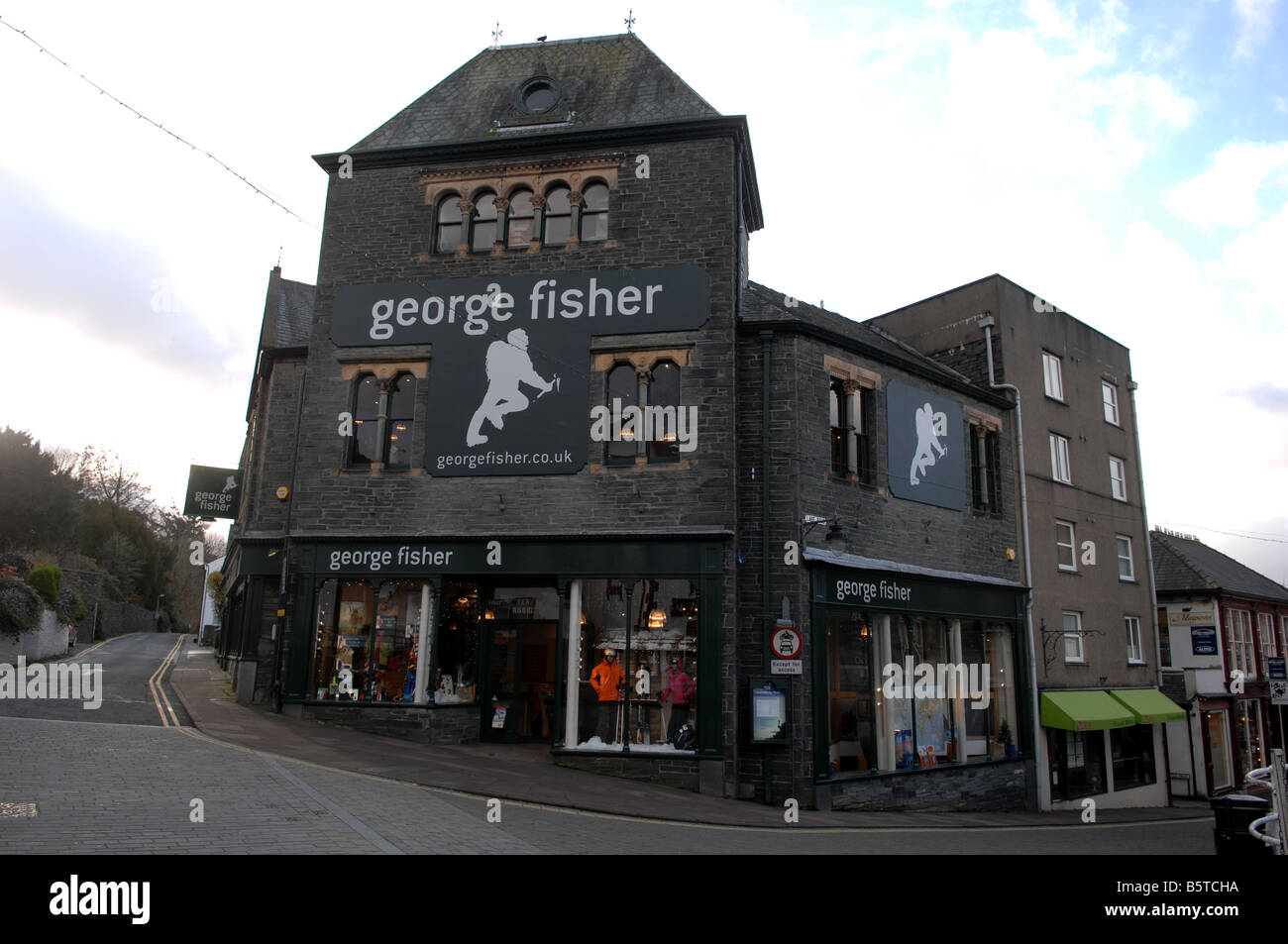 Die George Fisher Outdoorladen in der Seenplatte Stadt Keswick UK Stockfoto