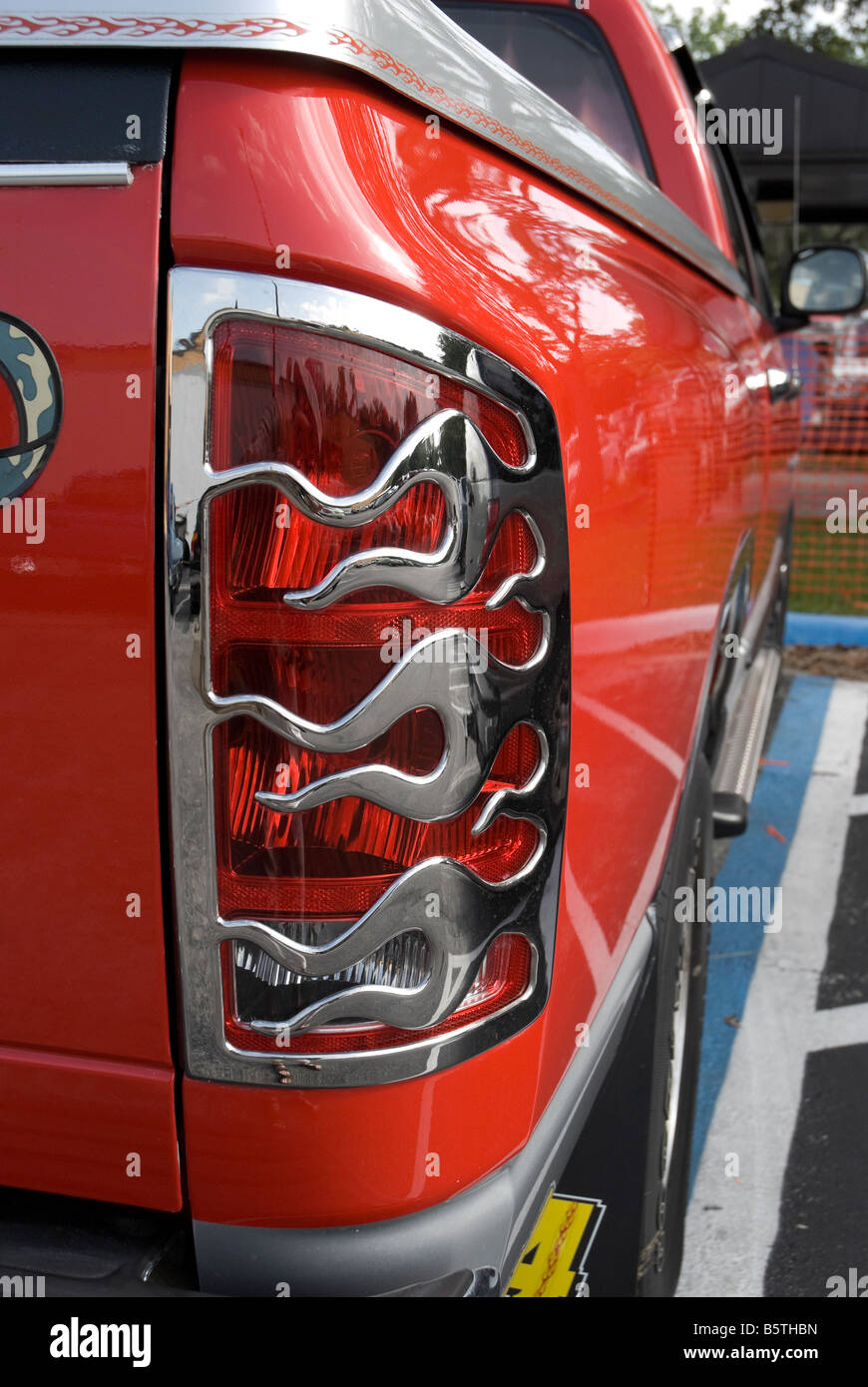 flammende Pickup-Truck Rücklicht deckt Stockfoto
