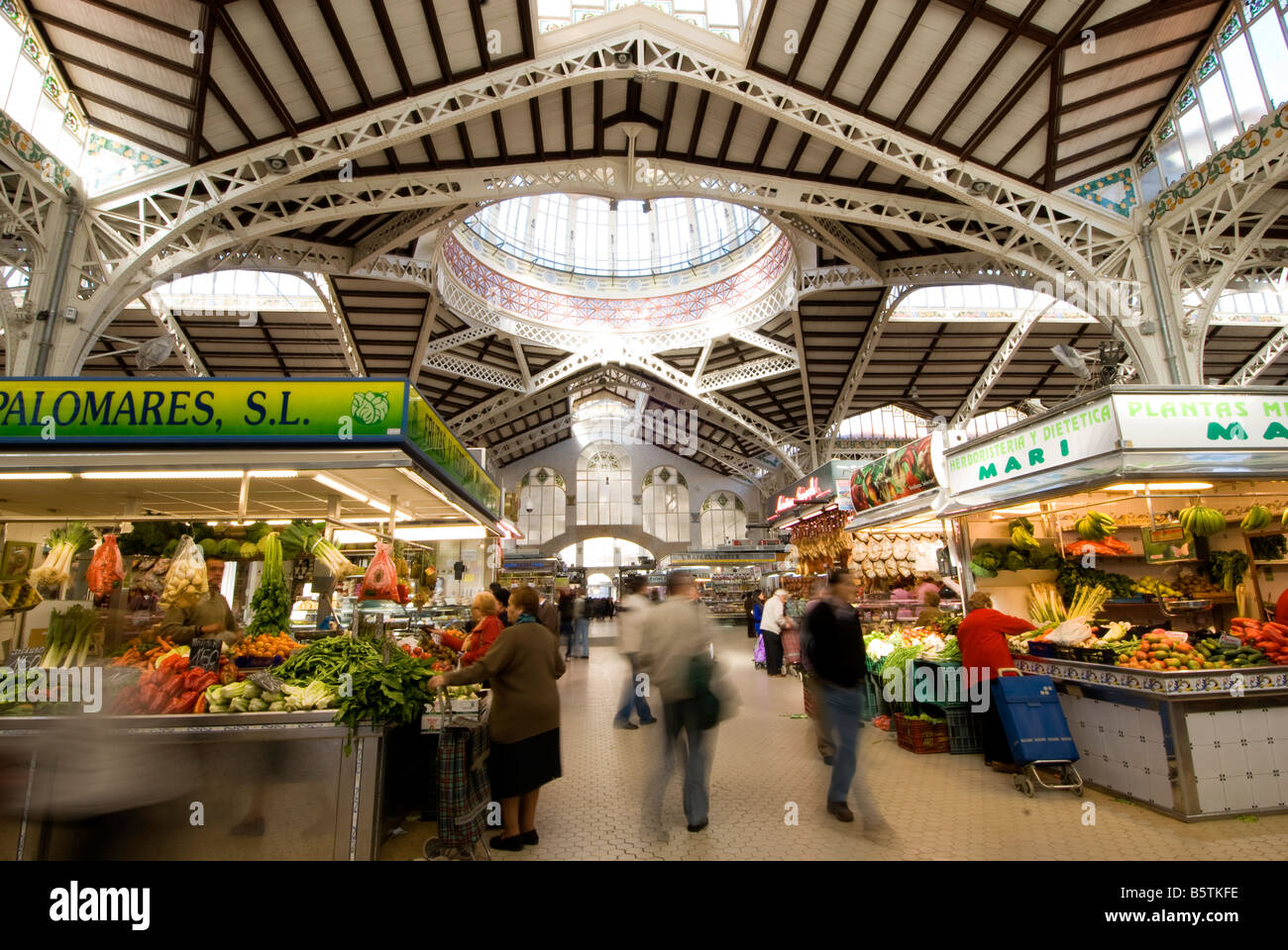 Zentrale Essen Markthalle Mercado Central im historischen Stadtzentrum von Valencia, Spanien Stockfoto