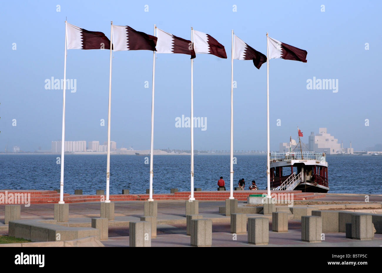 Katar Fahnen an der Corniche von Doha im Eid al Fitr Urlaub 2. Oktober 2008 Stockfoto