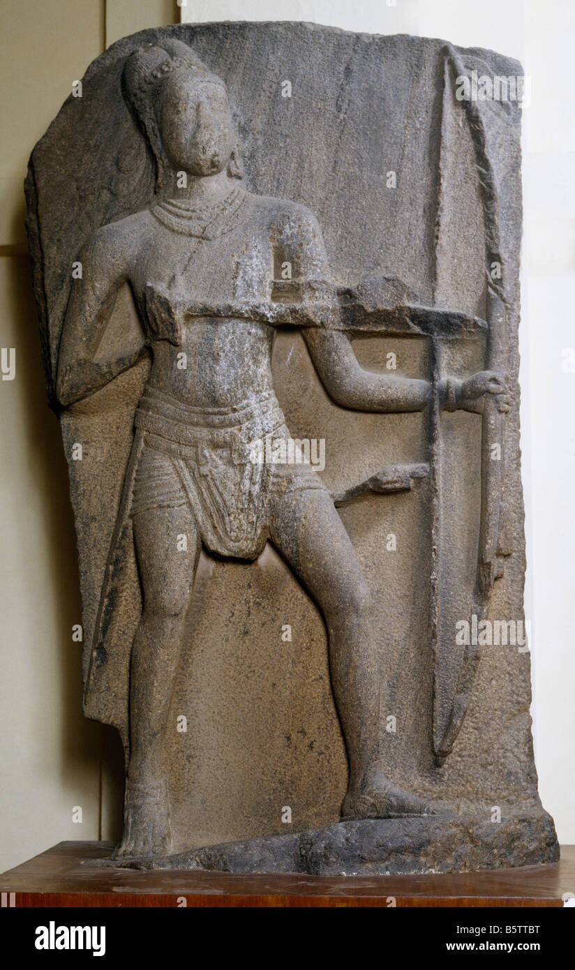Rama-Schütze mit Pfeil und Bogen. Granit aus Kannipuram Tamilnadu des 9. Jahrhunderts. Pallava Dynastie. 174 X106 cm. National Museum of Stockfoto