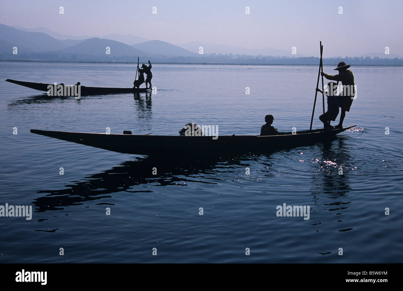 Intha Bein Rudern Fischer und ihre langen Boote am Inle-See, Burma bzw. Myanmar Stockfoto