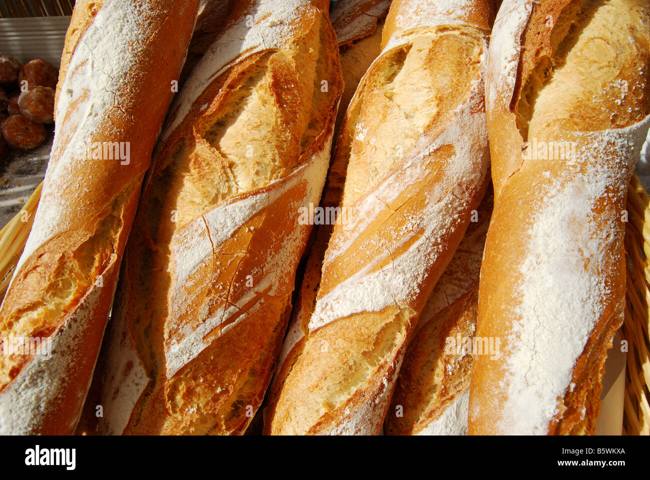 Brot auf Verkauf im Stall, Plaza Constitucion, La Orotava, Teneriffa, Kanarische Inseln, Spanien Stockfoto