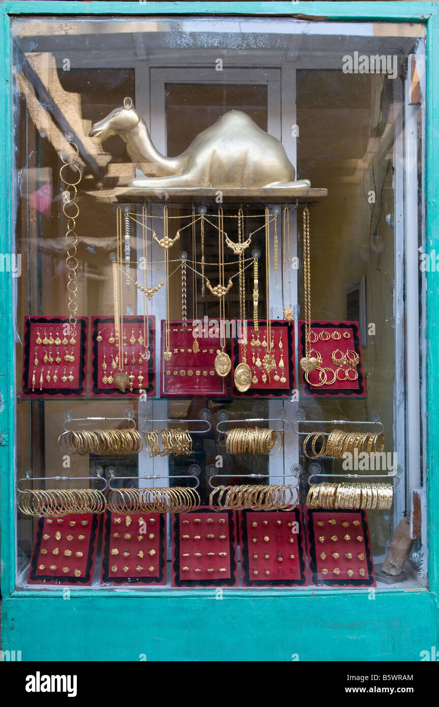 Gold Schmuck in ein Juweliergeschäft in Assuan Ägypten Stockfotografie