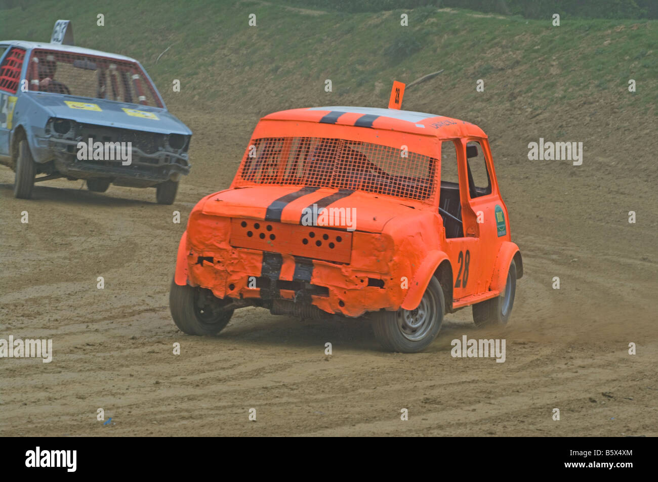 British Leyland Mini Banger Racing Cars Smallfield Raceway Surrey Stockfoto