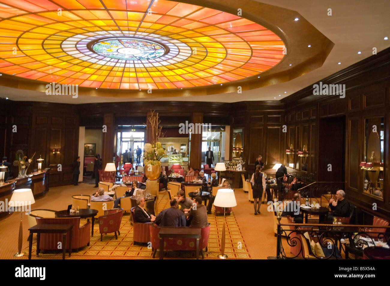 Lobby-Hotel Vier Jahreszeiten Kempinski München Stockfoto