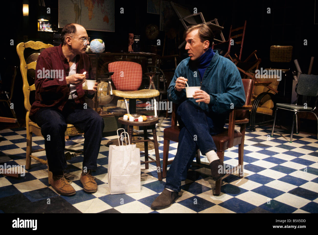 EINE SZENE AUS DEM CRICKET-THEATER-PRODUKTION VON "LONELY PLANET" VON STEVEN DIETZ.  MINNEAPOLIS, MINNESOTA. Stockfoto