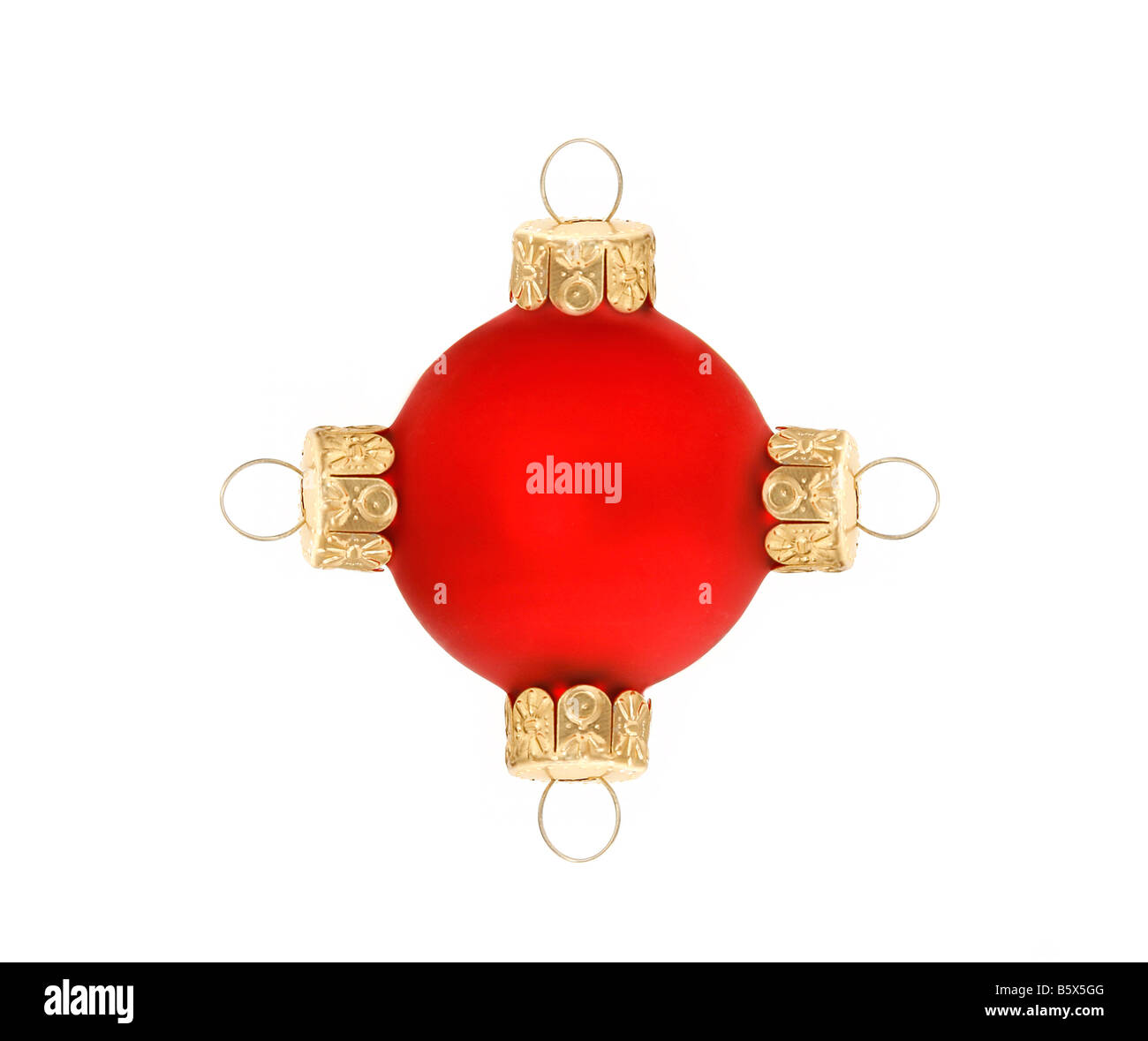 Roter Stern geformte Kugel Weihnachtsdekoration auf weißem Hintergrund Stockfoto