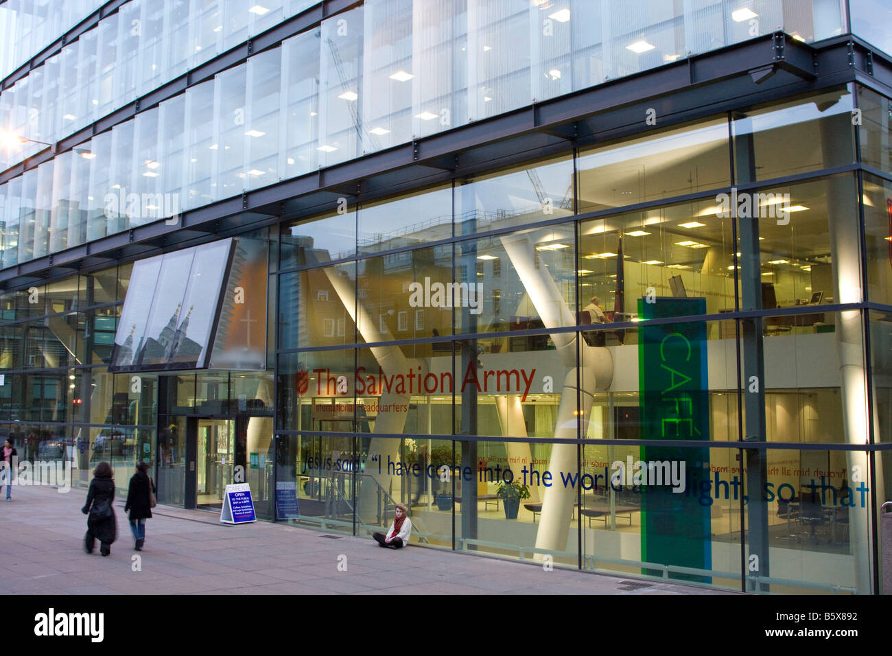 die Heilsarmee internationaler Hauptsitz Bürogebäude St. Pauls London England uk gb Stockfoto