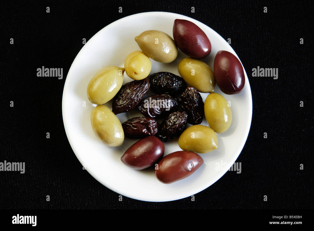 Legendäre griechische Küche eine Auswahl an Oliven Stockfoto