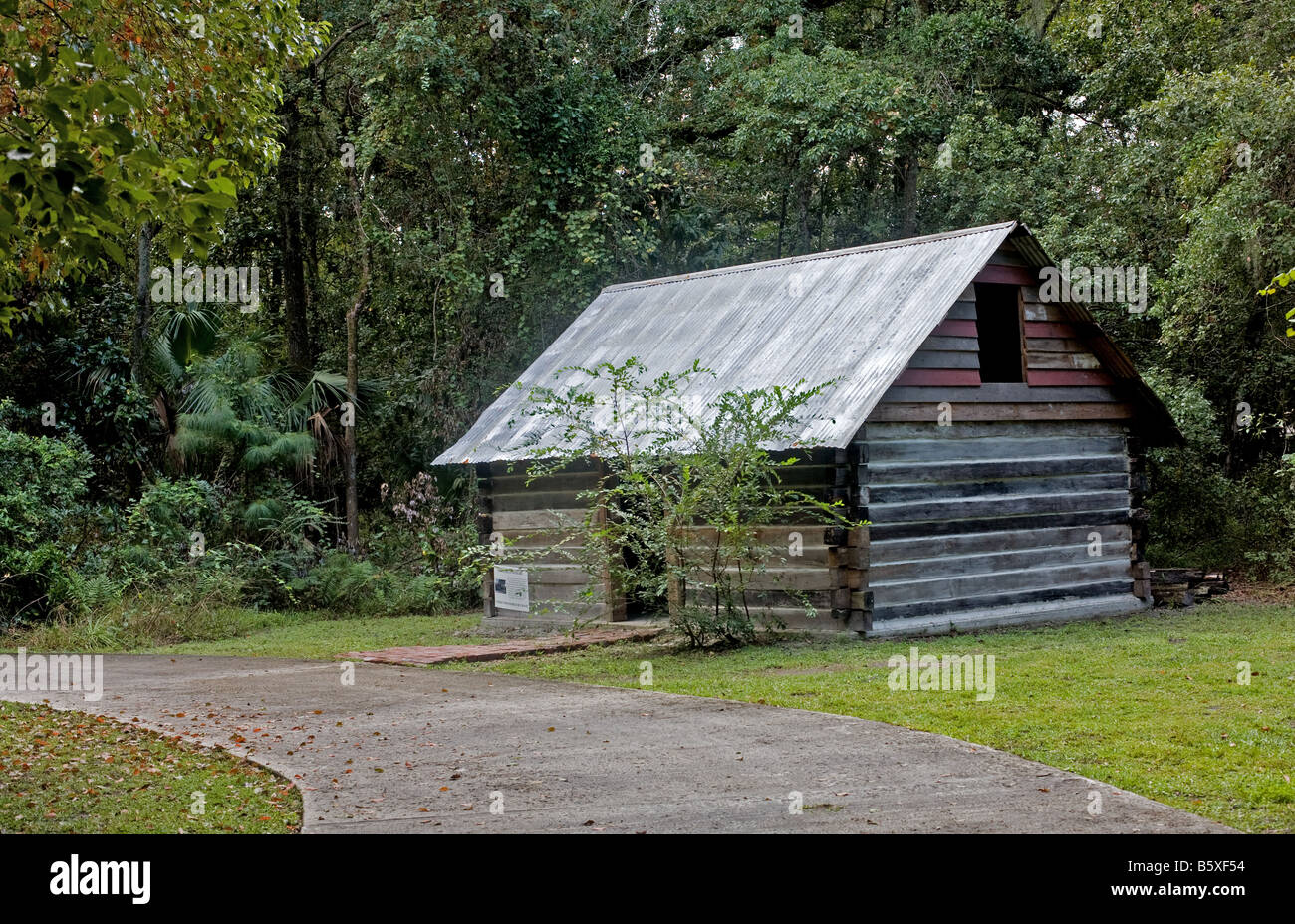 Historischen Altbau mit einem Busch vorne in Jacksonville, Florida Stockfoto