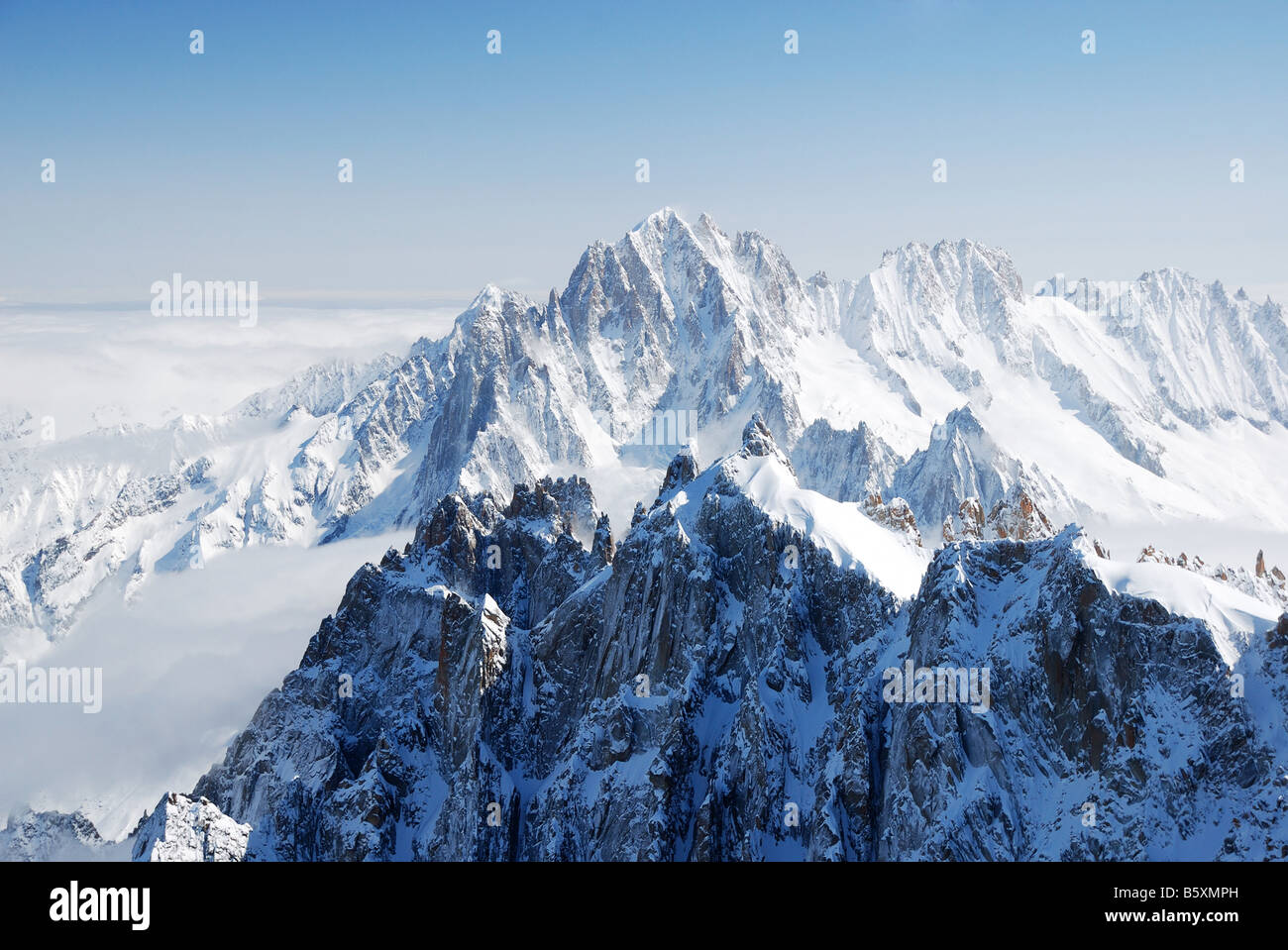Die französischen Alpen im winter Stockfoto