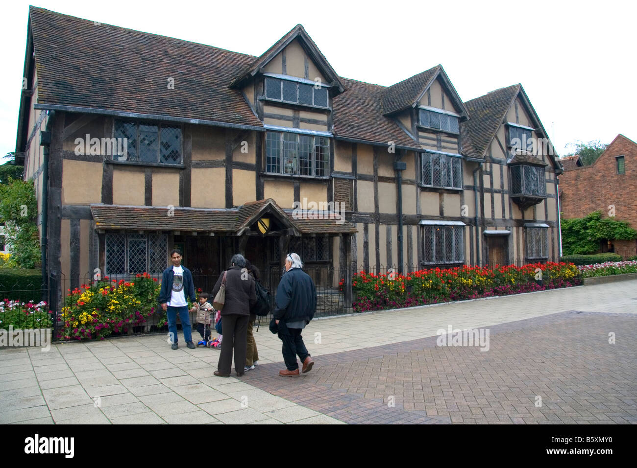 Touristen besuchen Sie William Shakespeare s Geburtsort in der Marktstadt von Stratford bei Avon Warwickshire, England Stockfoto