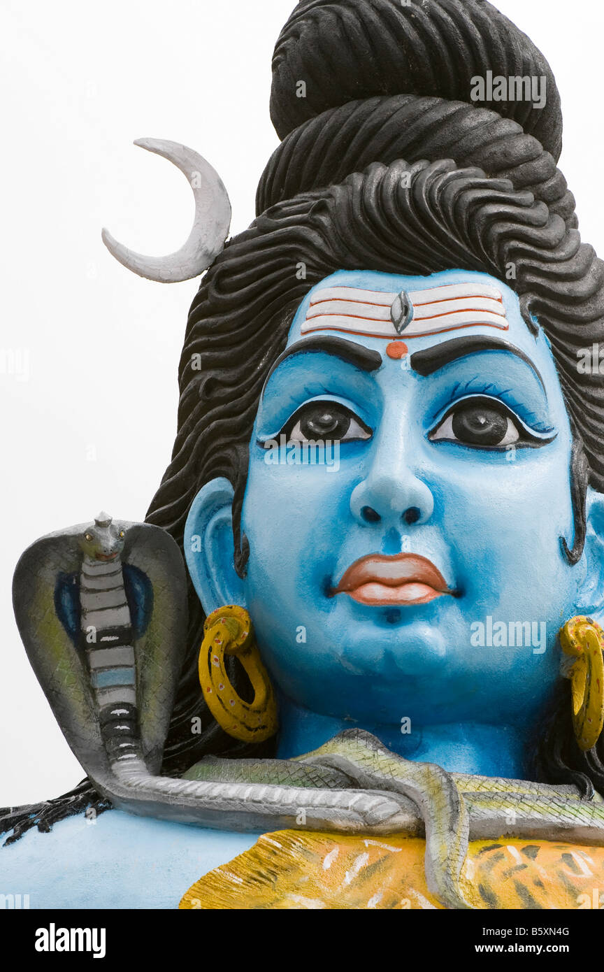 Indische Gottheit Statue, Lord Shiva. Anantapur Distrikt, Andhra Pradesh, Indien Stockfoto