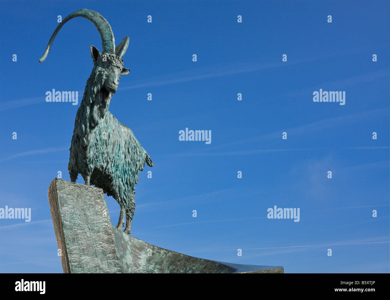 Statue von einer Ziege auf den Great Orme Llandudno North Wales UK Stockfoto