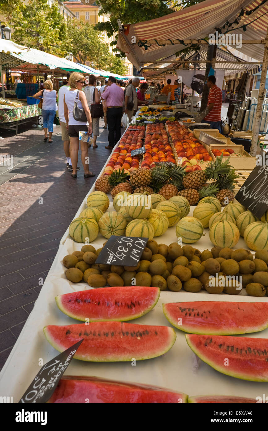 Verkauf von Obst in Vielle Ville der Altstadt von Nizza Cote D Azur Frankreich Flohmarkt Stockfoto