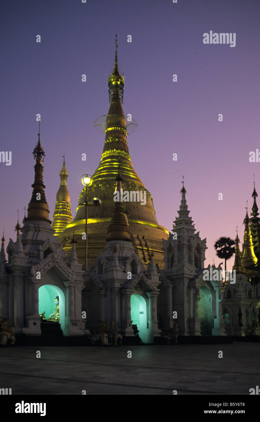 Shwedagon Paya, Birma heiligsten buddhistischen Website, in der Nacht, Rangoon oder Yangon, Birma oder Myanmar Stockfoto
