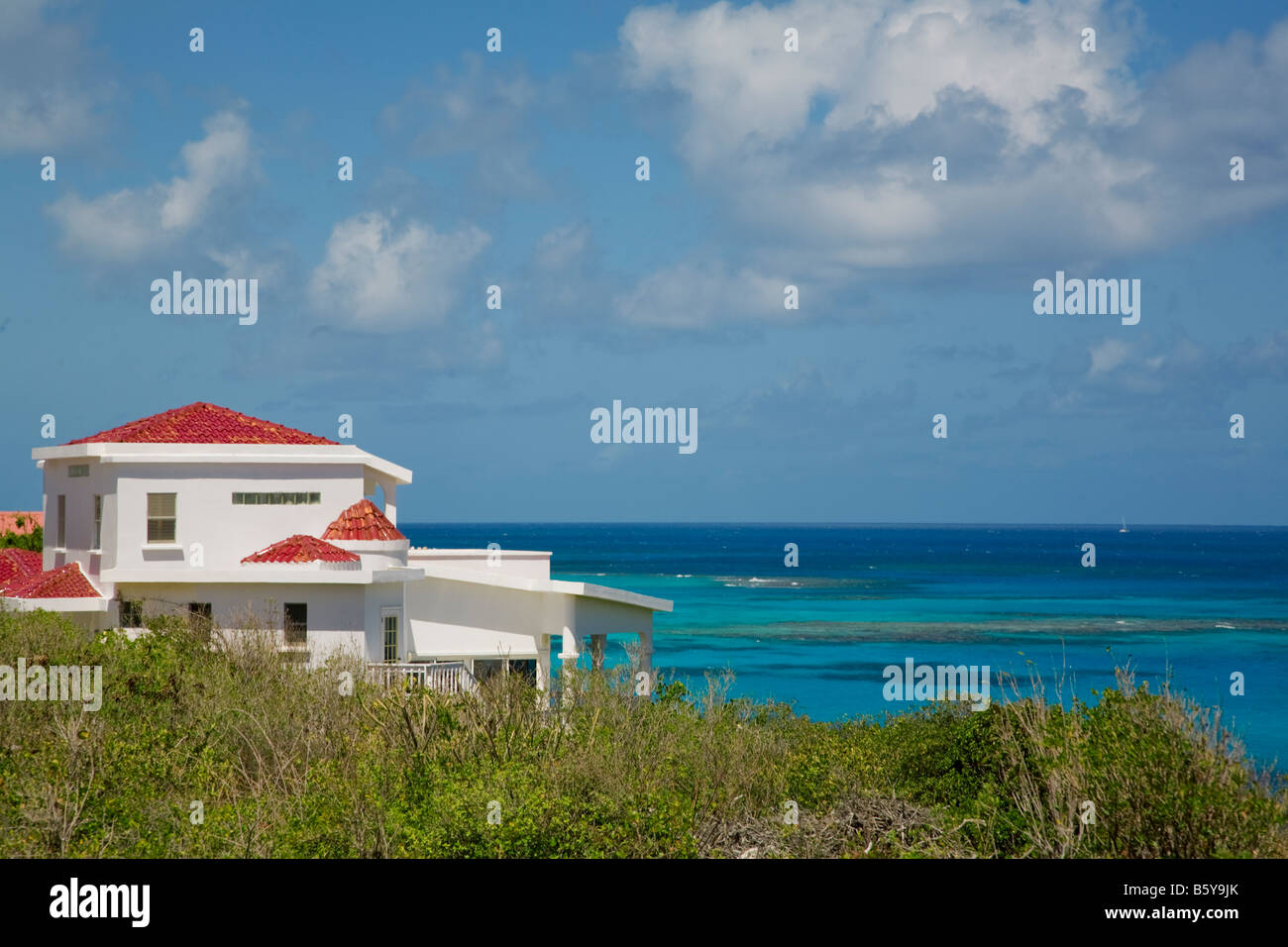 Häuser im Bereich Inselhafen auf der karibischen Insel Anguilla in den British West Indies Stockfoto