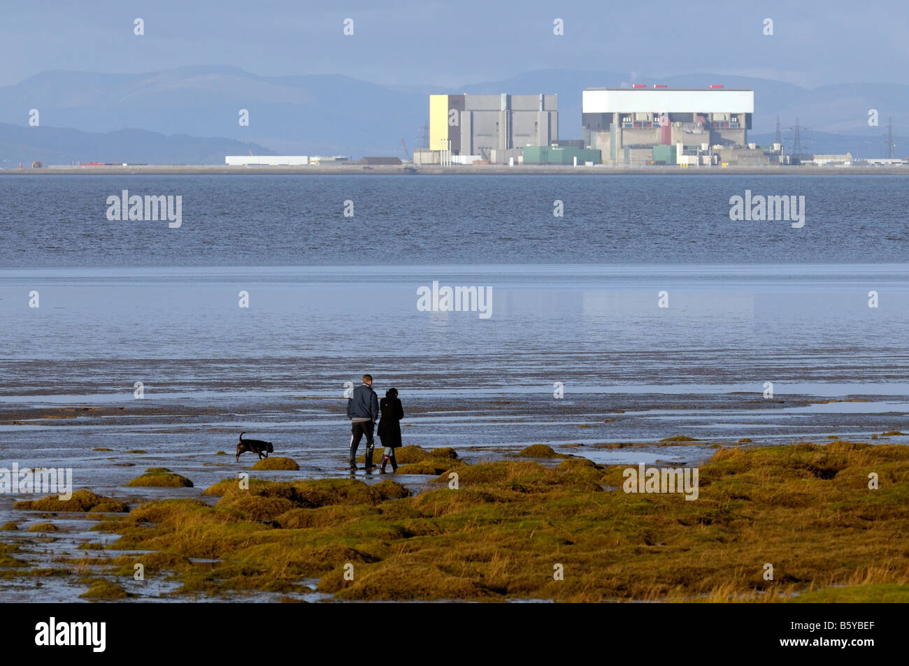 Heysham Nuclear Power Station auf Morecambe Bay Stockfoto