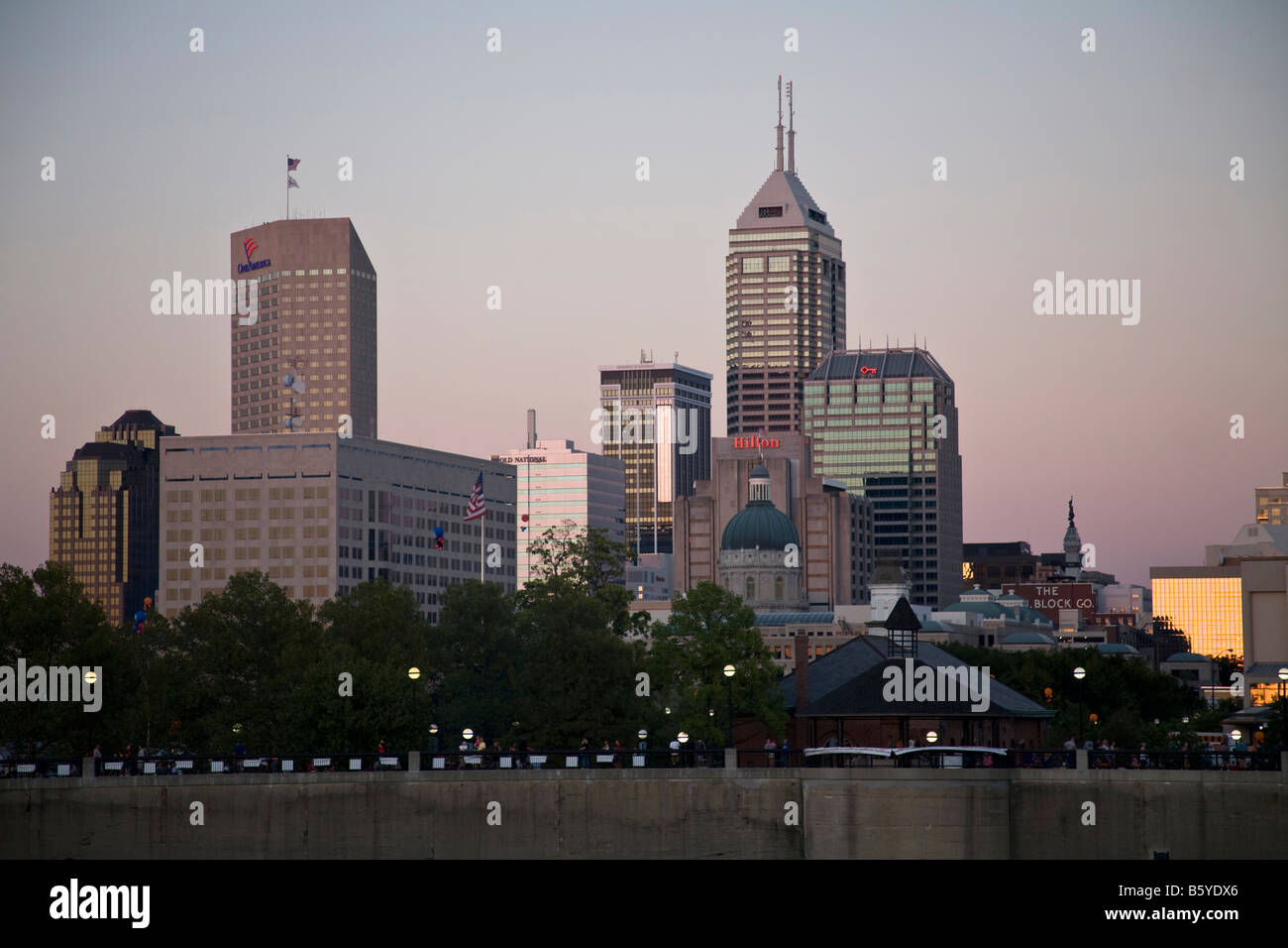 Indianapolis, Indiana, als die Sonne beginnt zu gründen, eine der vier Stockfoto