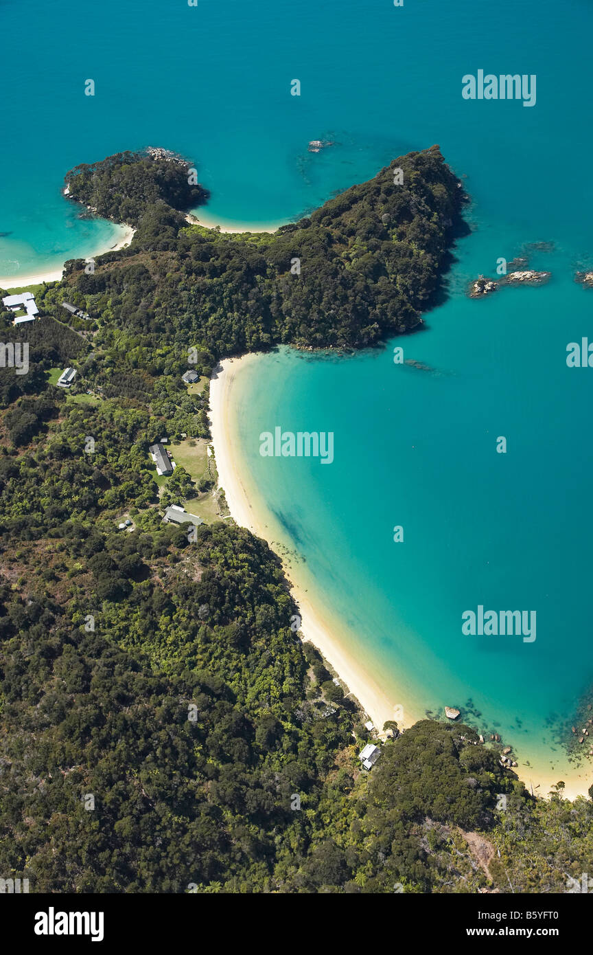 Boundary Bay mit Ferienhäuser North Head und Franzose Bay Abel Tasman Nationalpark Nelson Region Südinsel Neuseeland Stockfoto