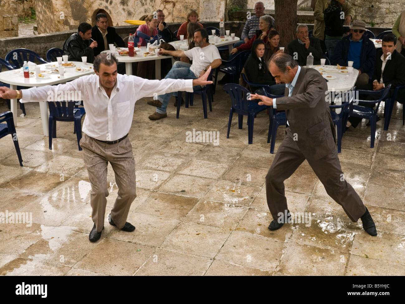 Griechische männer Fotos und Bildmaterial in hoher Auflösung Alamy