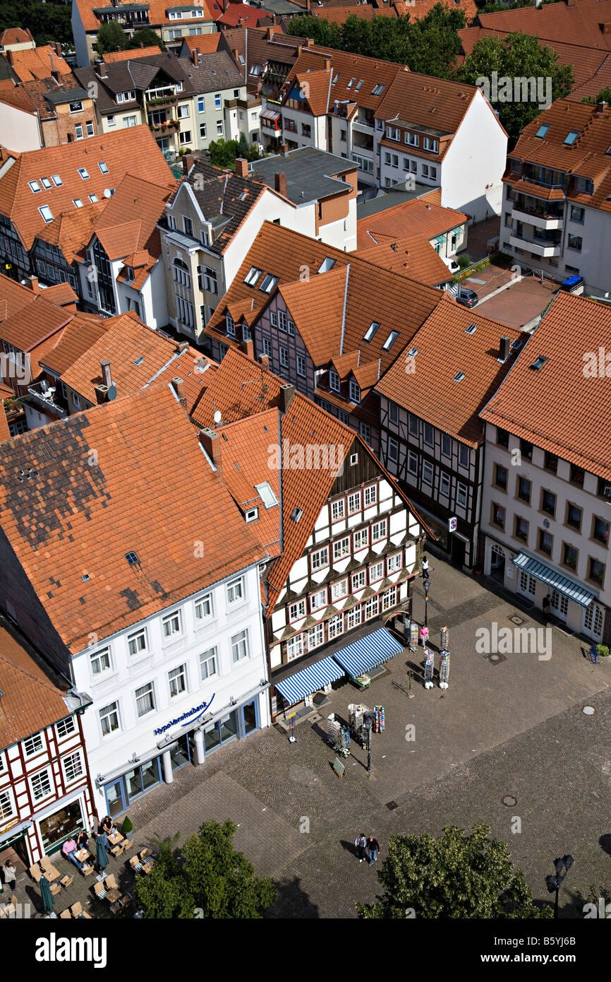 Luftaufnahme der roten Dächer über Stadt Hameln Deutschland Stockfoto