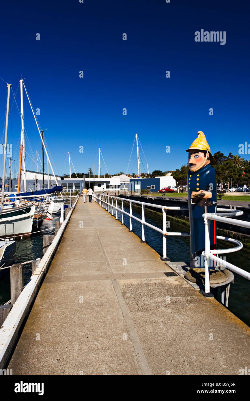 Geelong Skulpturen / eine Poller Skulptur auf die Geelong Waterfront. Geelong Victoria Australien. Stockfoto