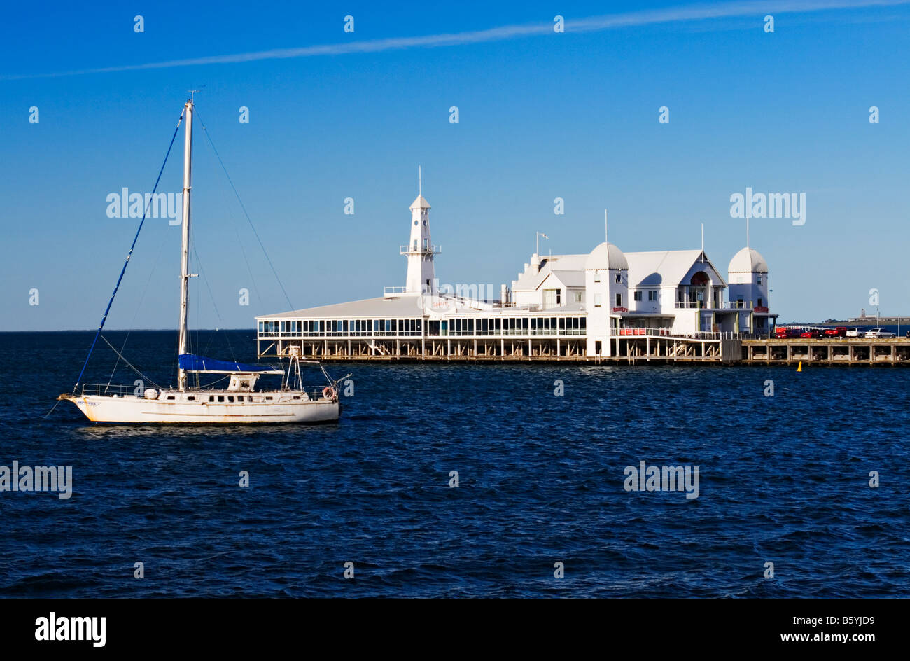 Geelong Scenic / Cunningham Pier liegt direkt an der Uferpromenade in Corio Bay.Geelong Victoria Australien. Stockfoto
