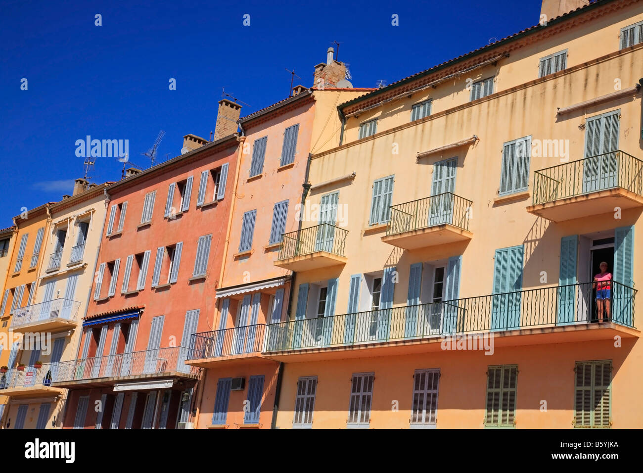 Bunte Häuser in St Tropez, Frankreich Stockfoto