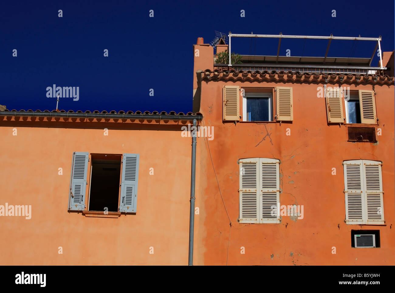 Bunte Häuser in St Tropez, Frankreich Stockfoto