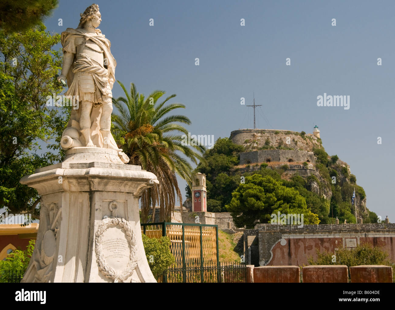 Statue des allgemeinen Schulenburg außerhalb die alte Festung, Corfu Town, Korfu, Griechenland, Europa Stockfoto