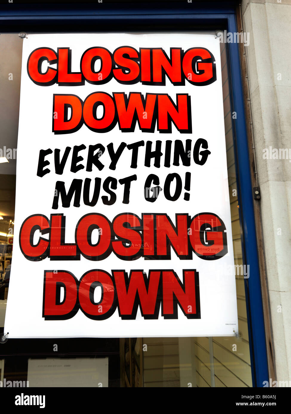 Shop alles Schließung muss Bekanntmachung gehen. Stockfoto
