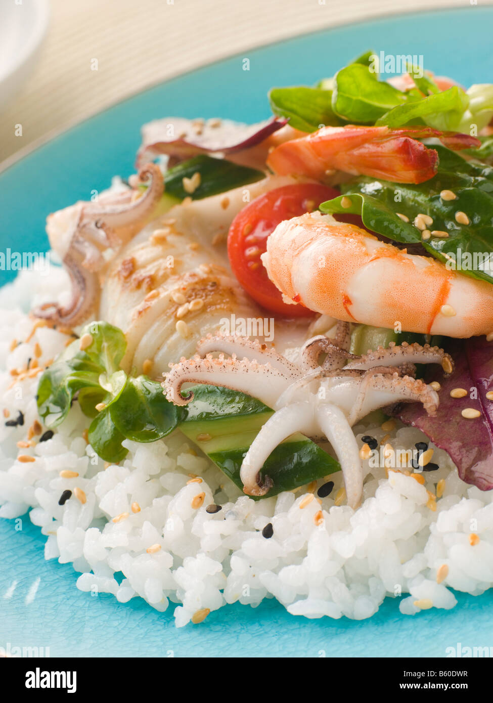 Sushi-Salat von Meeresfrüchten Stockfoto