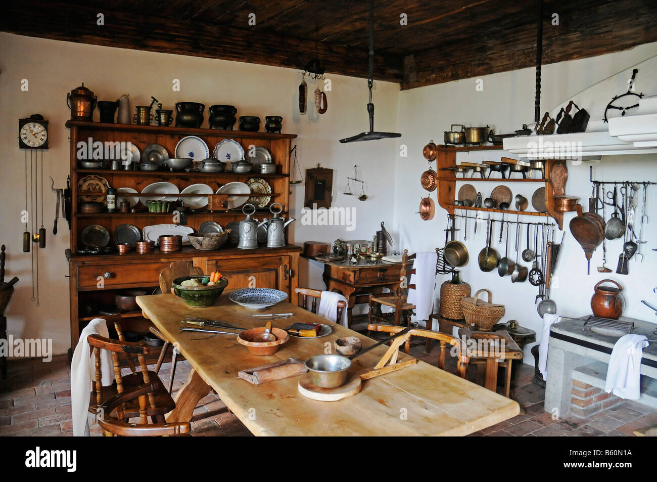 Historische Küche, Inneneinrichtung, Schloss Lenzburg, historisches Museum,  Aargau, Schweiz, Europa Stockfotografie - Alamy