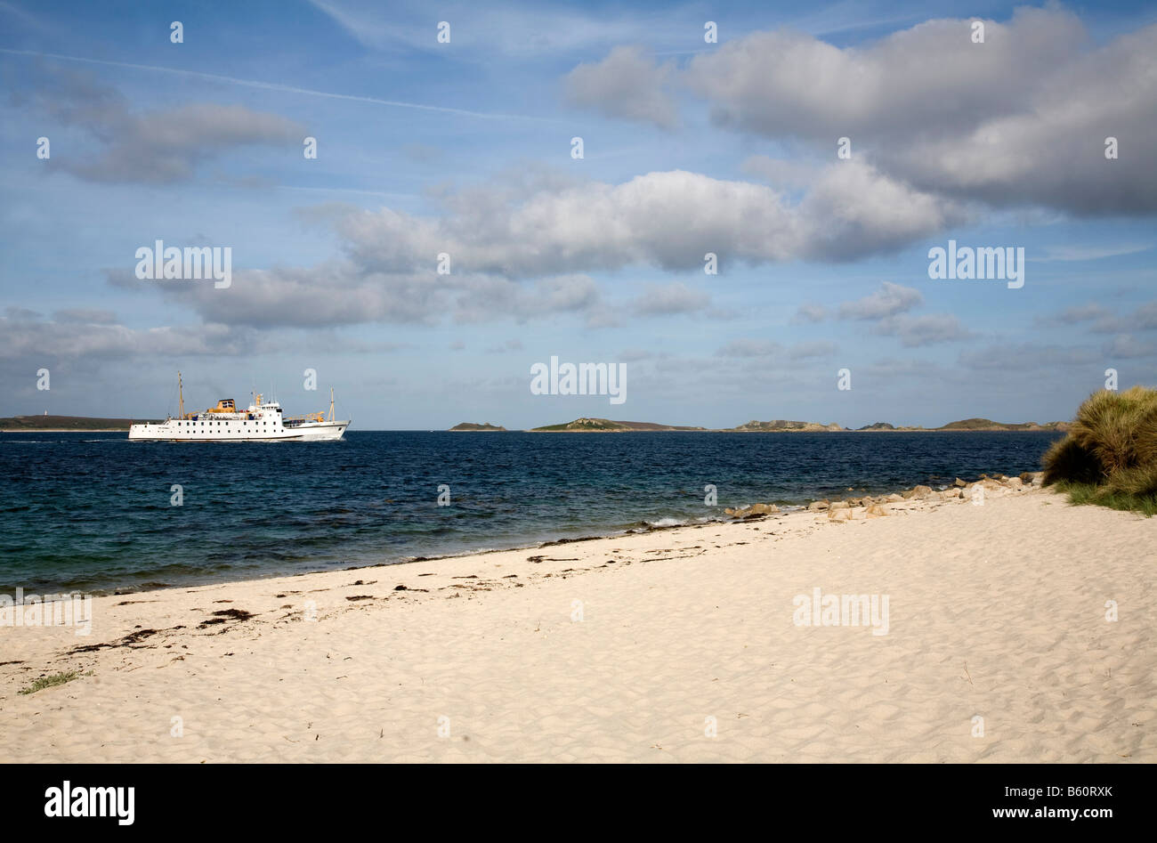 die Scillonian Segeln vorbei an bar Point St Marys Isles of Scilly Stockfoto