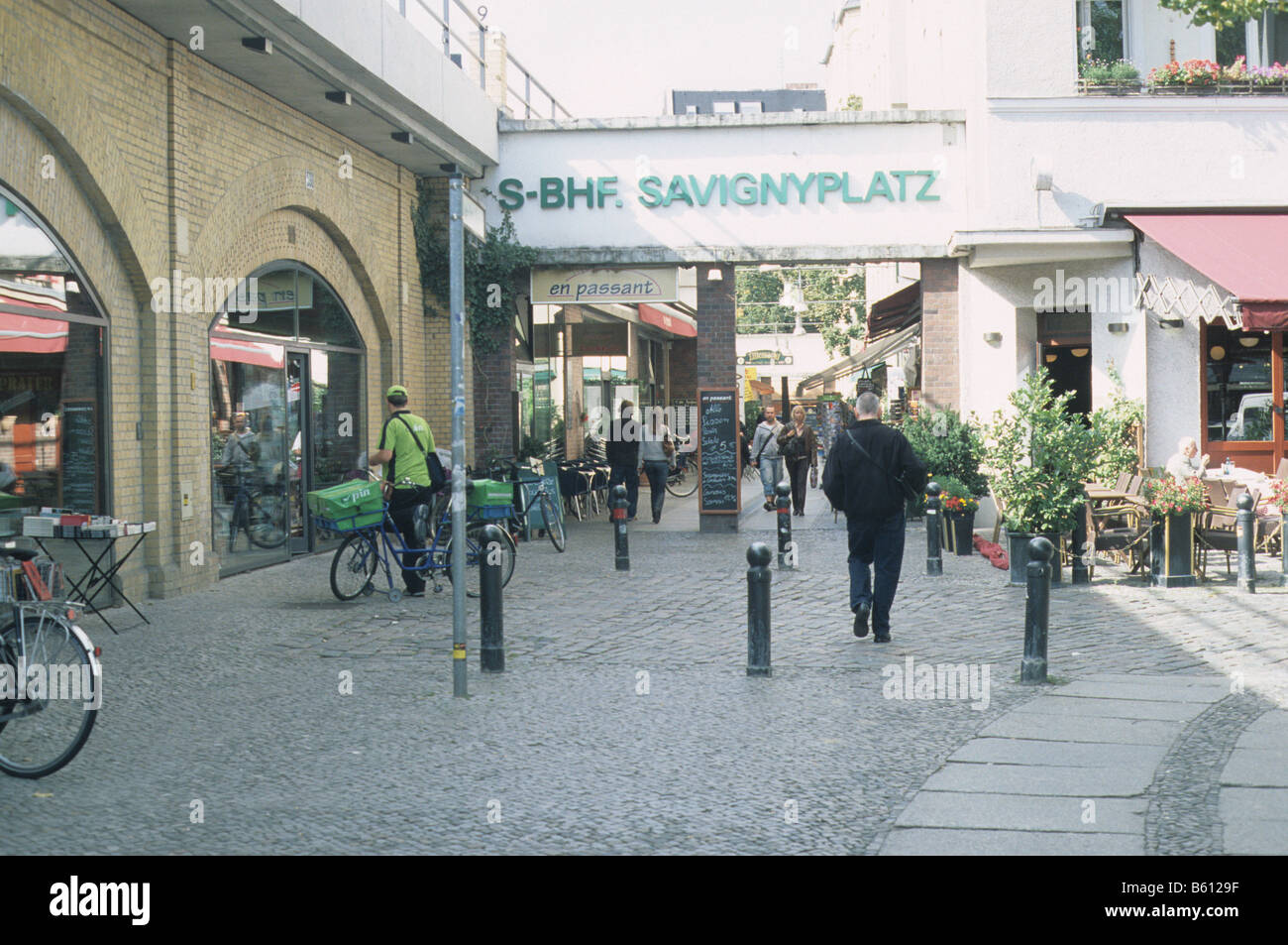 Berlin savignyplatz Fotos und Bildmaterial in hoher Auflösung Alamy