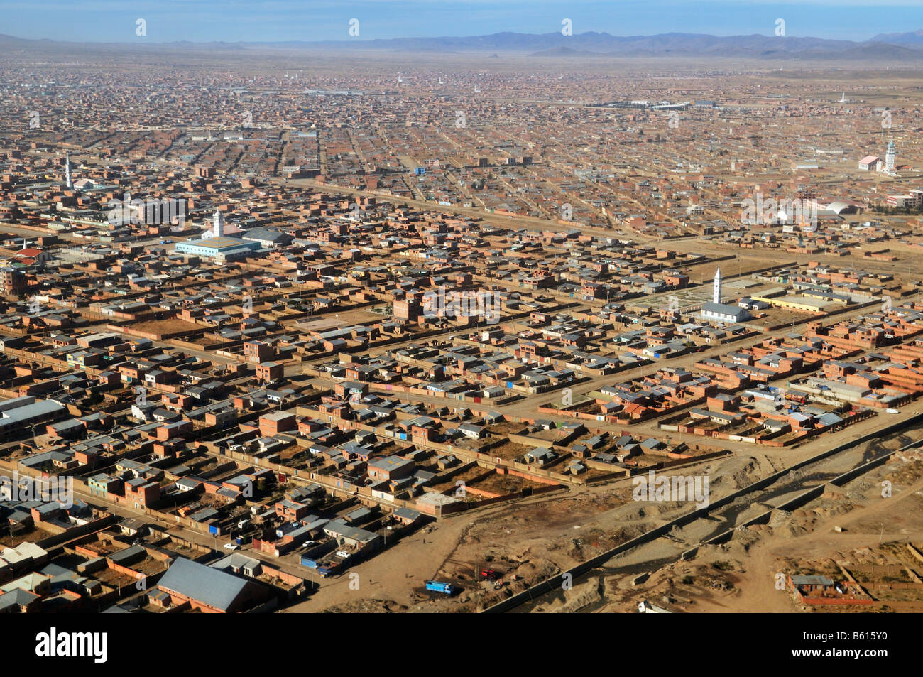Luftaufnahme über El Alto, einer Stadt mit mehr als 1 Million Einwohner, La Paz, Bolivien, Südamerika Stockfoto