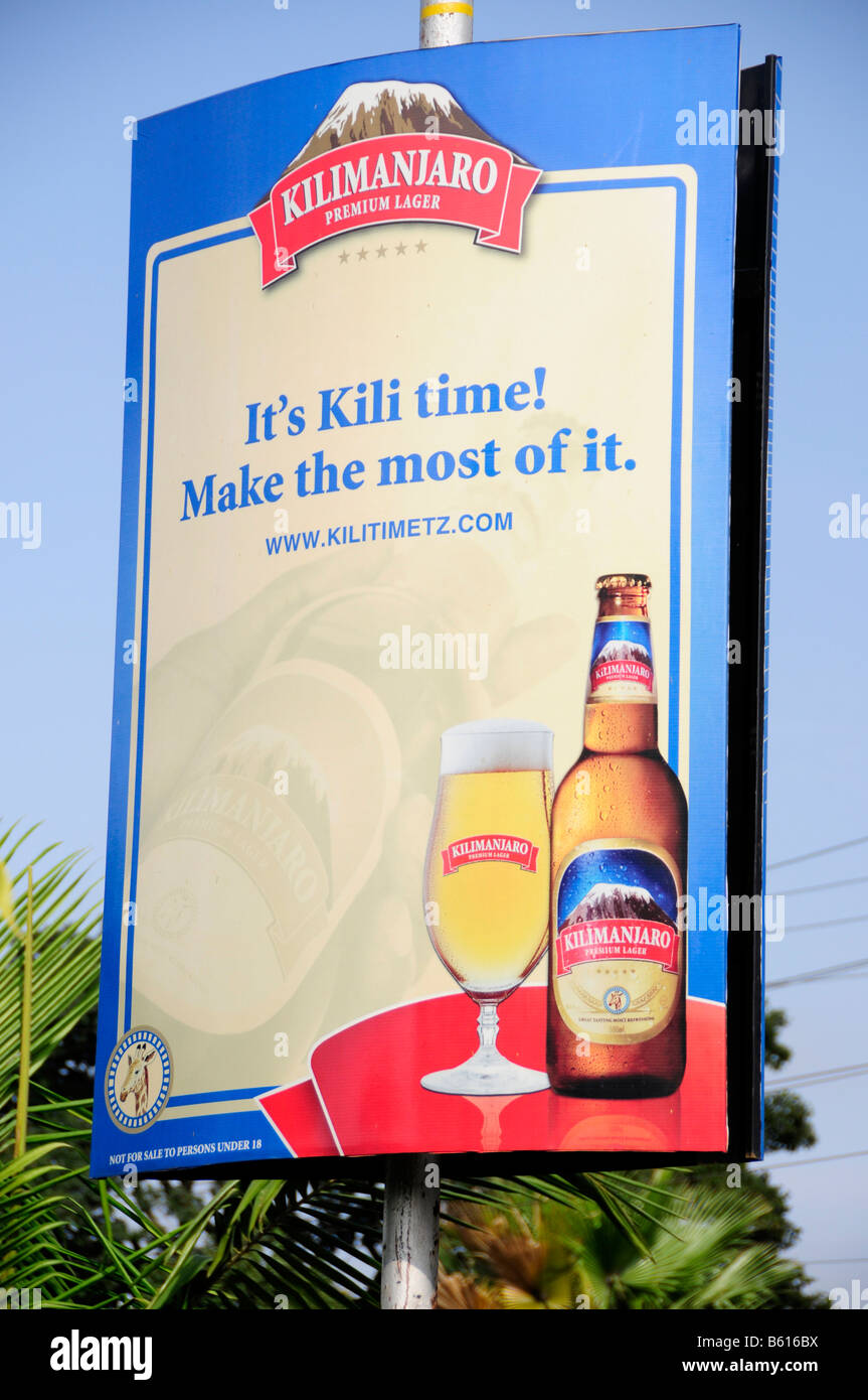 Plakat Werbung für Kilimanjaro Bier, Arusha, Tansania, Afrika Stockfoto