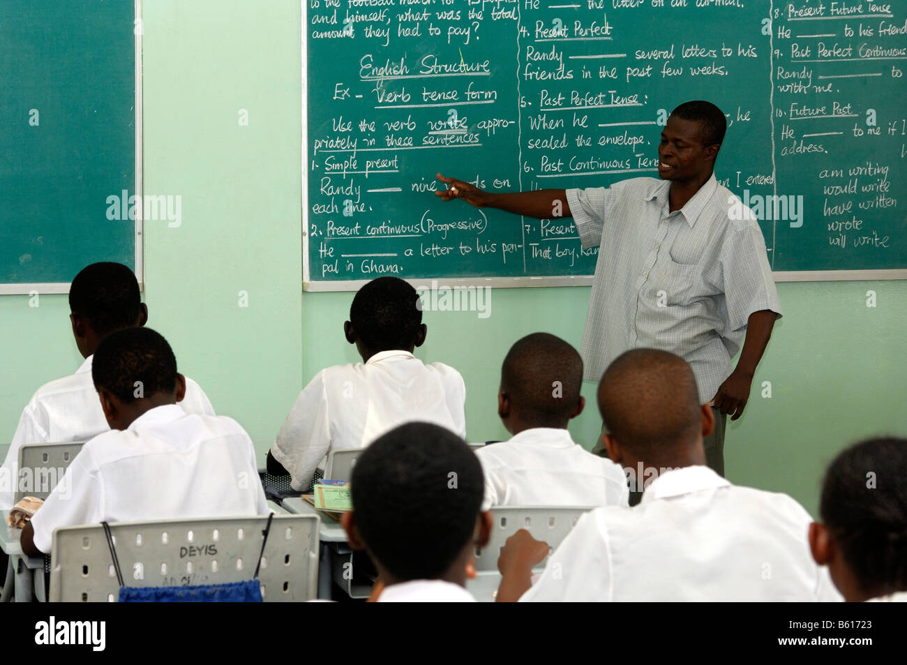 Englisch-Unterricht in der De Jugendliche internationale Schule, Accra, Deutschland Stockfoto