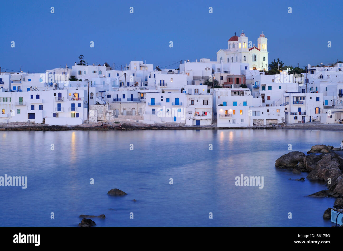 Blick auf die Stadt von Naoussa, Paros, Kykladen, Griechenland, Europa Stockfoto