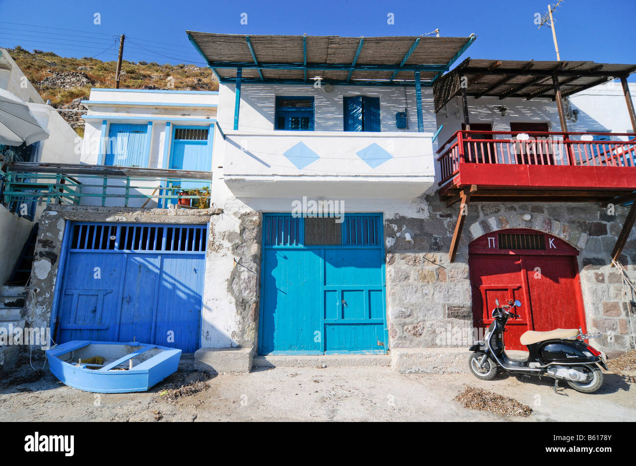 Bunte Häuser der Fischerei Dorf von Klima auf Milos Insel, Kykladen, Griechenland, Europa Stockfoto