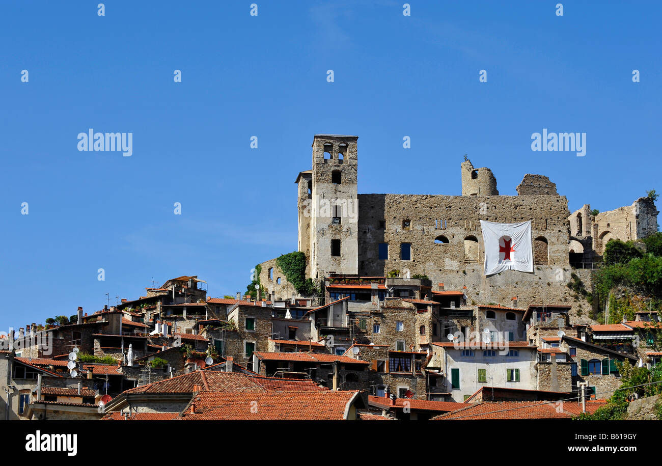 Dolceacqua mit Blick in Richtung Castello dei Doria, Ligurien, Riviera dei Fiori, Italien, Europa Stockfoto