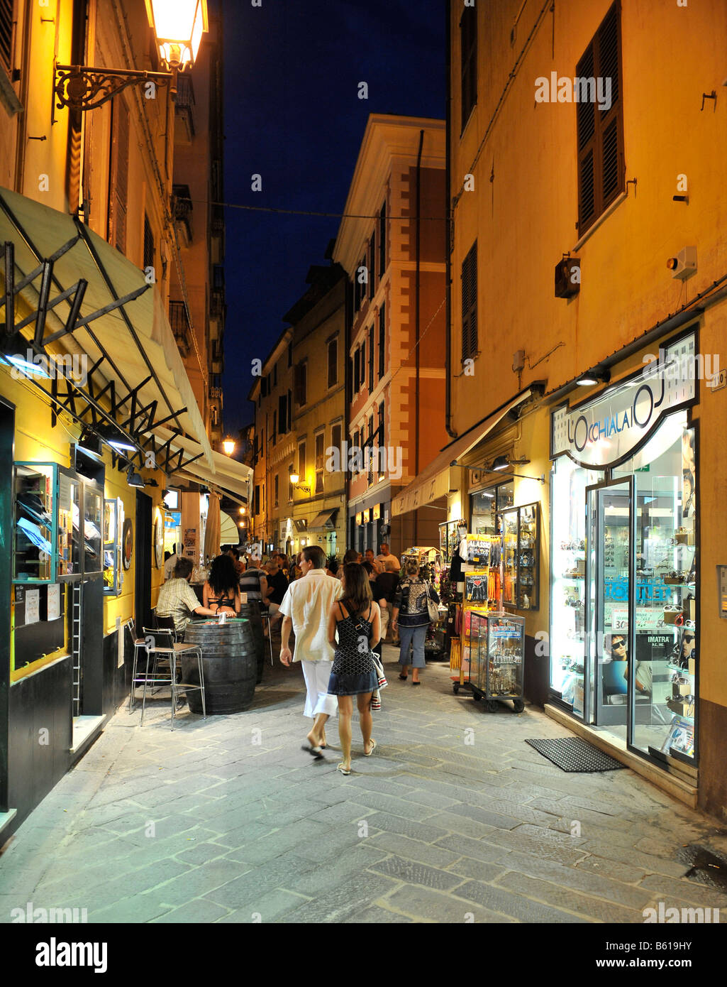 Alassio Fußgängerzone, Nacht Foto, Riviera dei Fiori, Ligurien, Italien, Europa Stockfoto