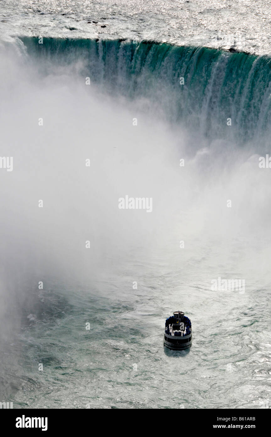Magd des Bootes Nebel am Niagara Falls Ontario Kanada Touristenattraktion Stockfoto