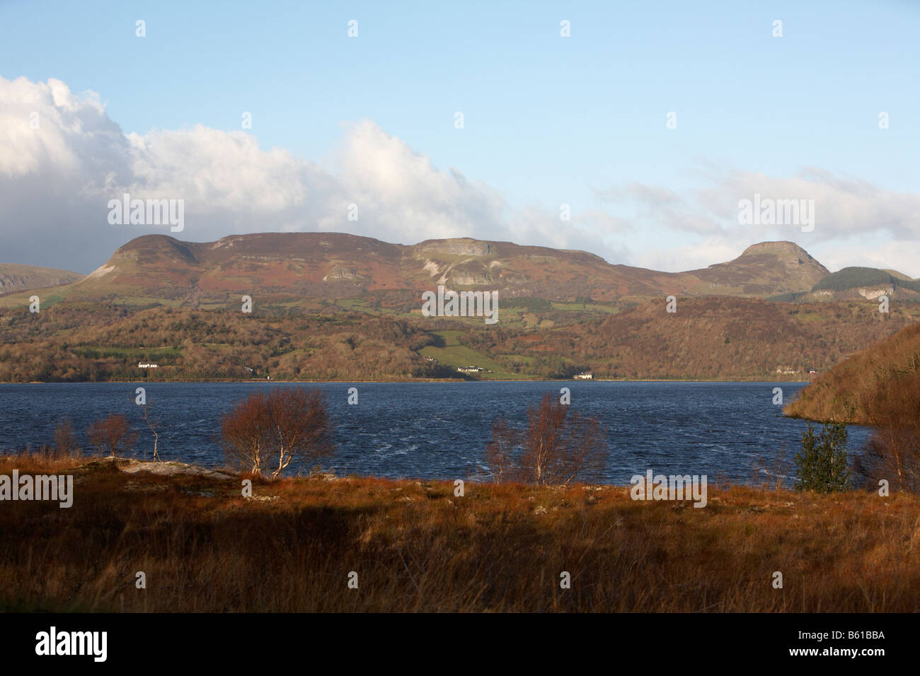 Das Spektrum der Hügel bekannt als die schlafenden Krieger auf Lough gill Grafschaft Sligo Irland Stockfoto