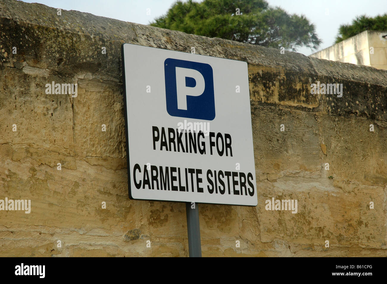 Parkplatz Schild für Carmelite Nonnen Gozo Malta Stockfoto